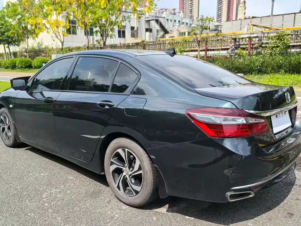 Honda Accord 2016 — фото 4