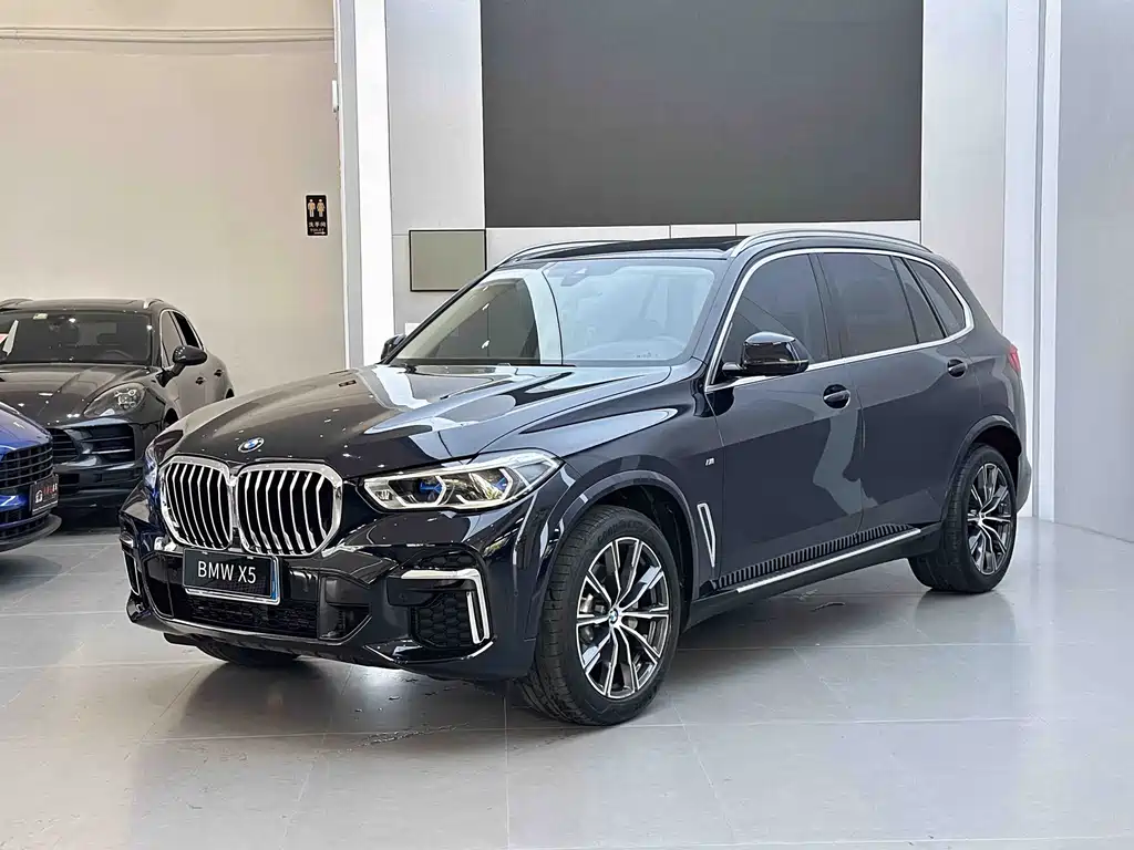 BMW X5 2022 — фото 1