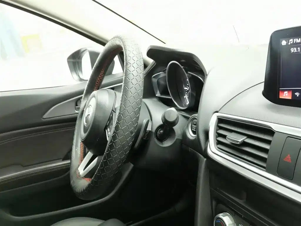 Mazda 3 Axela 2019 — фото 22