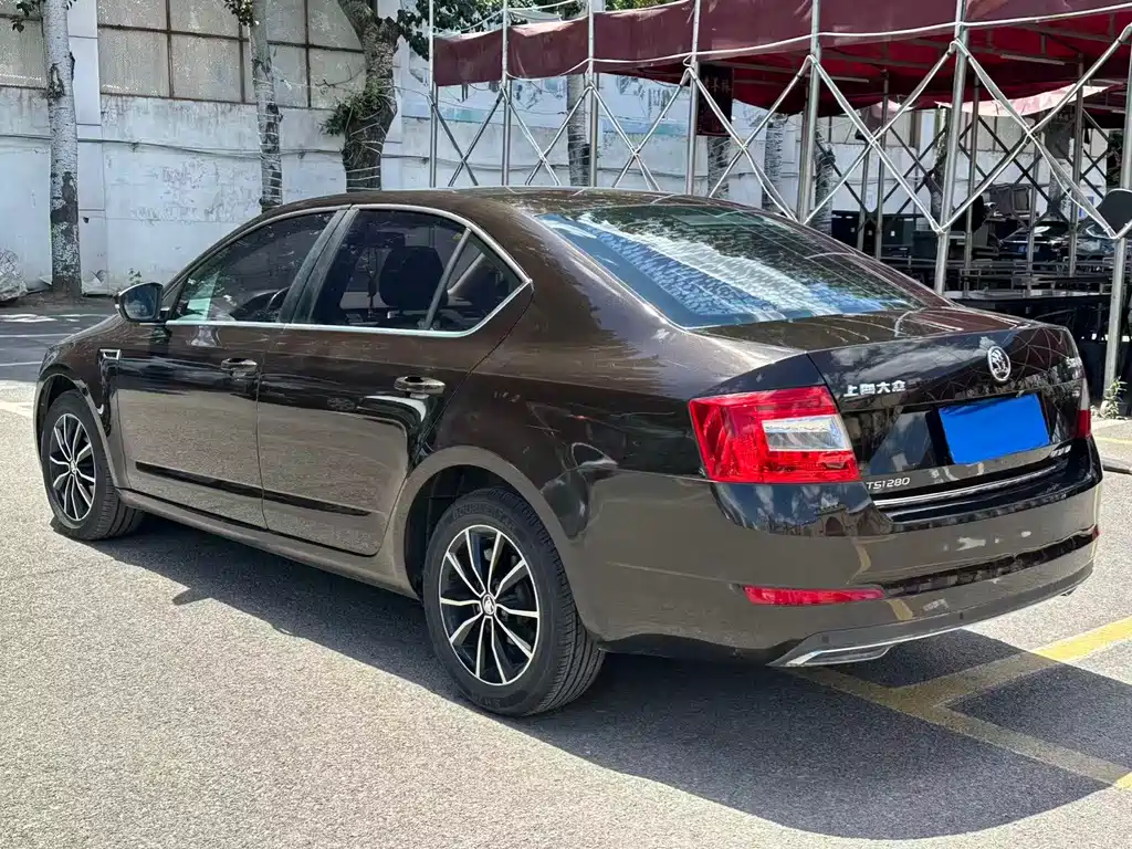 Skoda Octavia 2016 — фото 16