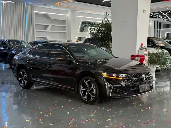 Volkswagen Passat 2023