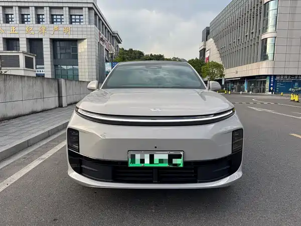 Li Auto L6 2024