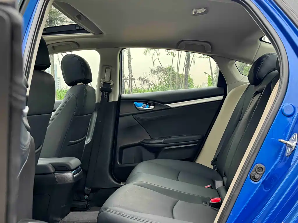 Honda Civic 2017 — фото 11