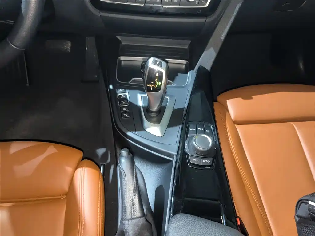 BMW 3 Series GT 2019 — фото 14