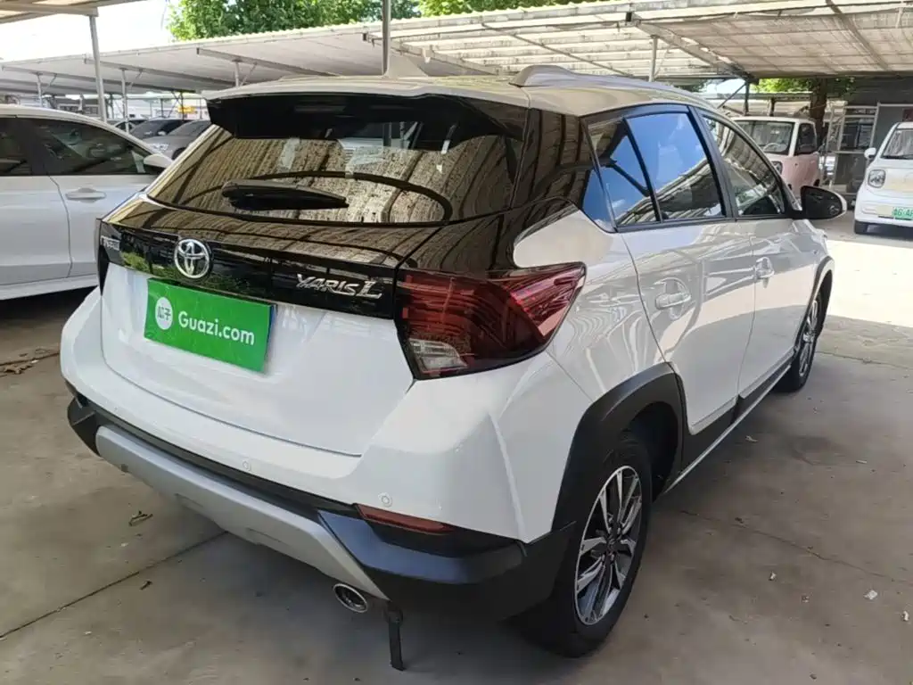 Toyota Yaris L 2022