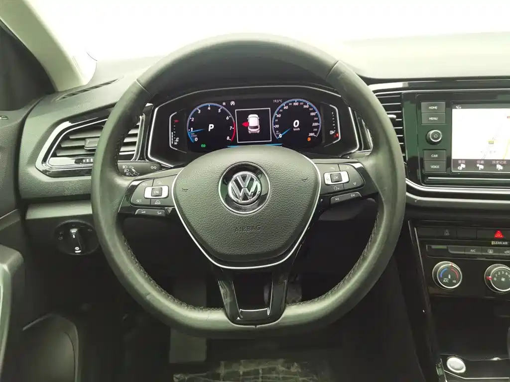 Volkswagen T-Roc 2019 — фото 11