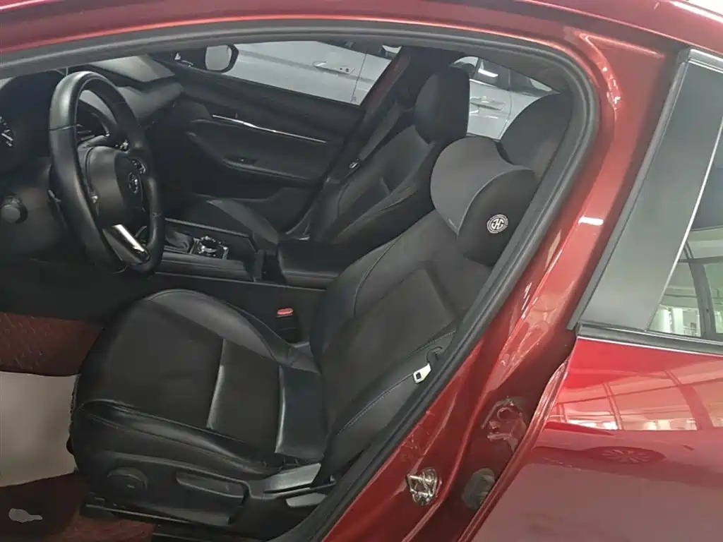 Mazda 3 Axela 2021 — фото 15