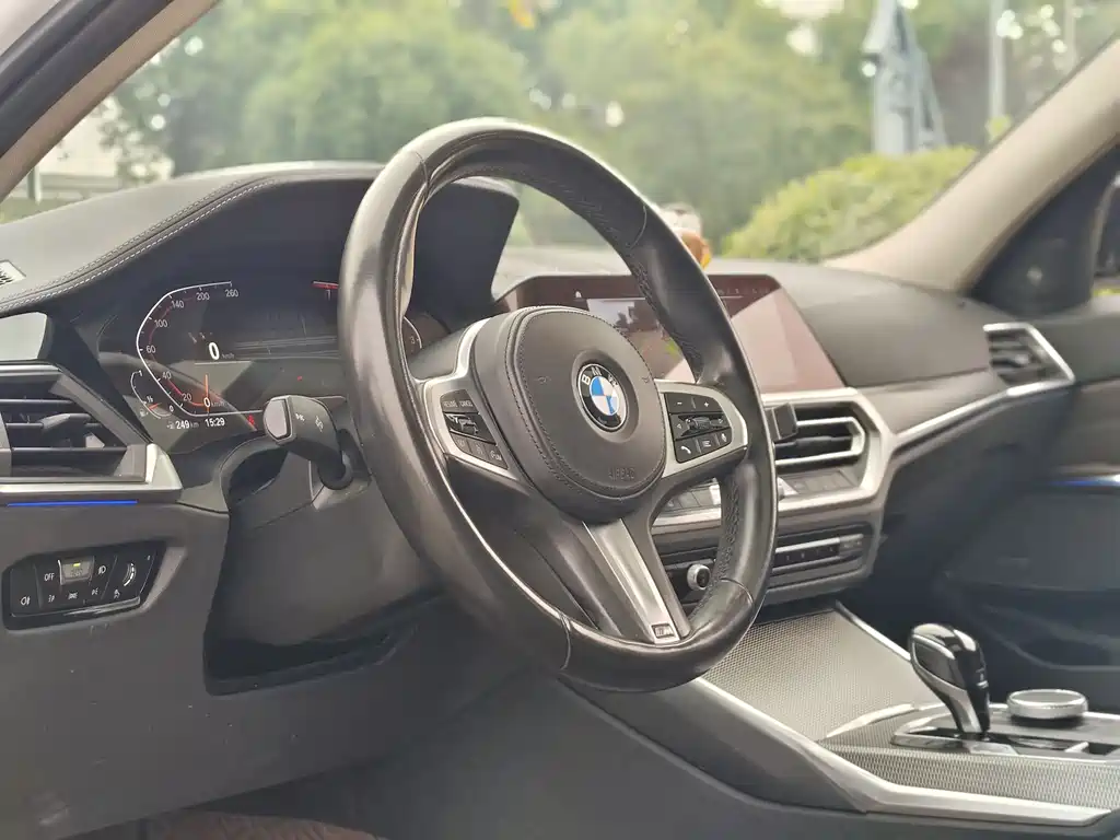 BMW 3 Series 2022 — фото 10