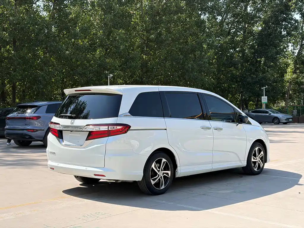Honda Odyssey 2018 — фото 16