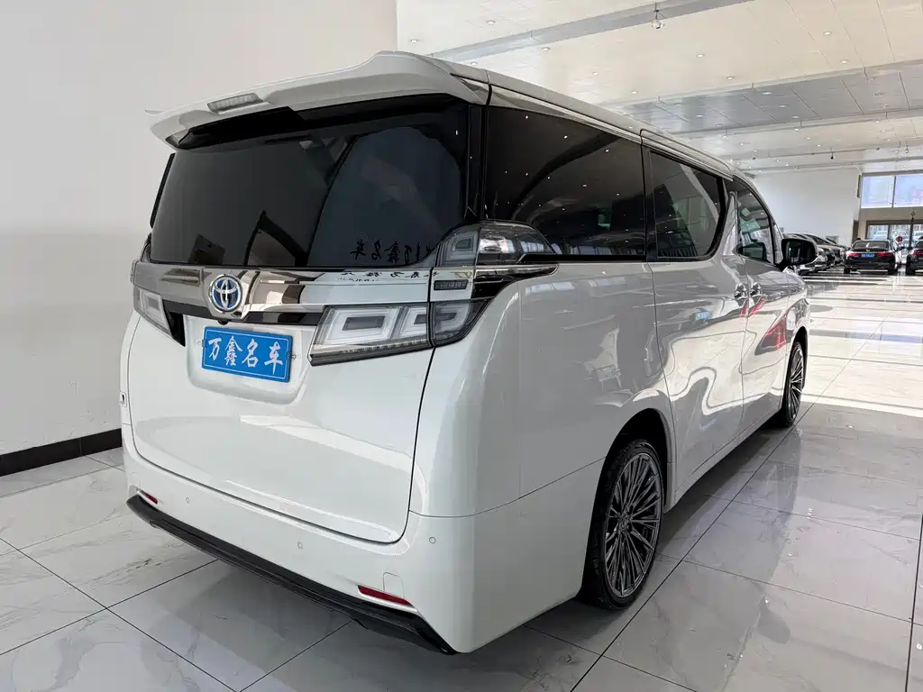 Toyota Vellfire 2021 — фото 18