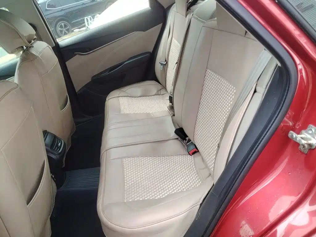 Buick Excelle 2015 — фото 17