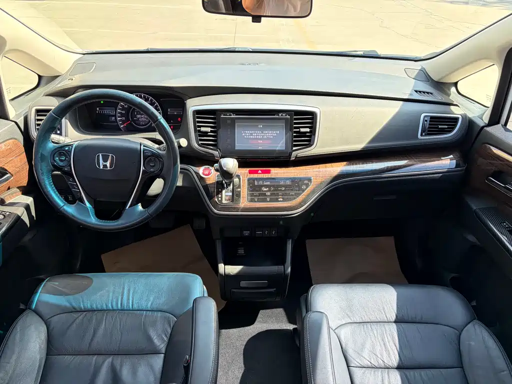 Honda Odyssey 2018 — фото 11