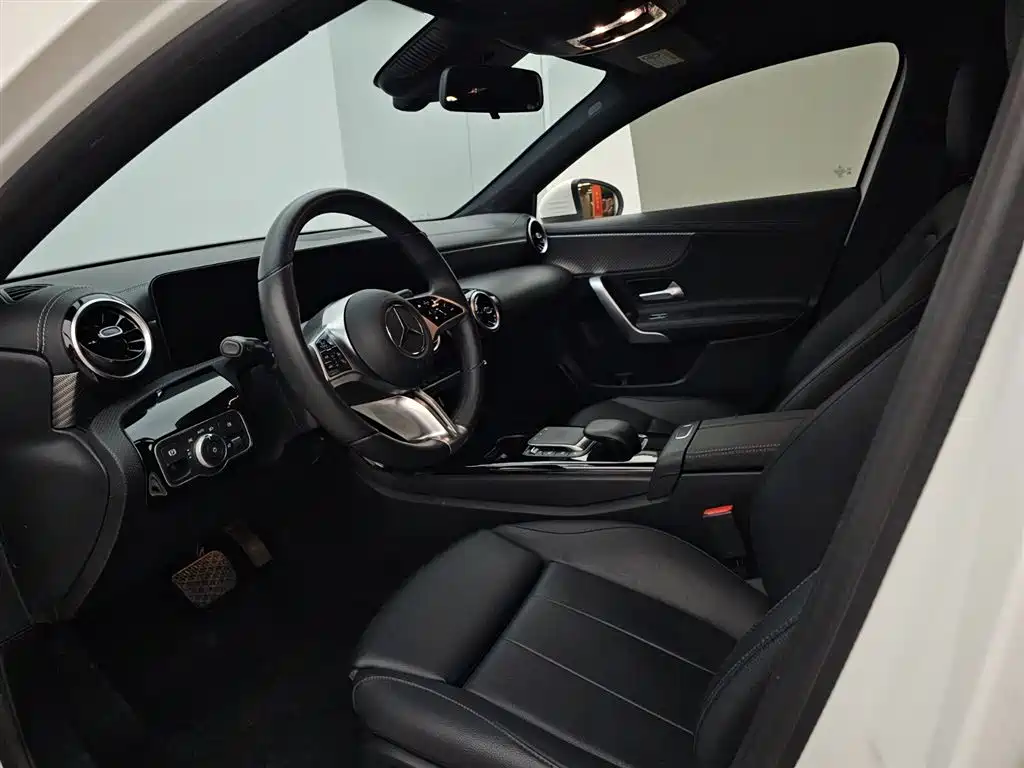 Mercedes-Benz A-Class 2023 — фото 6