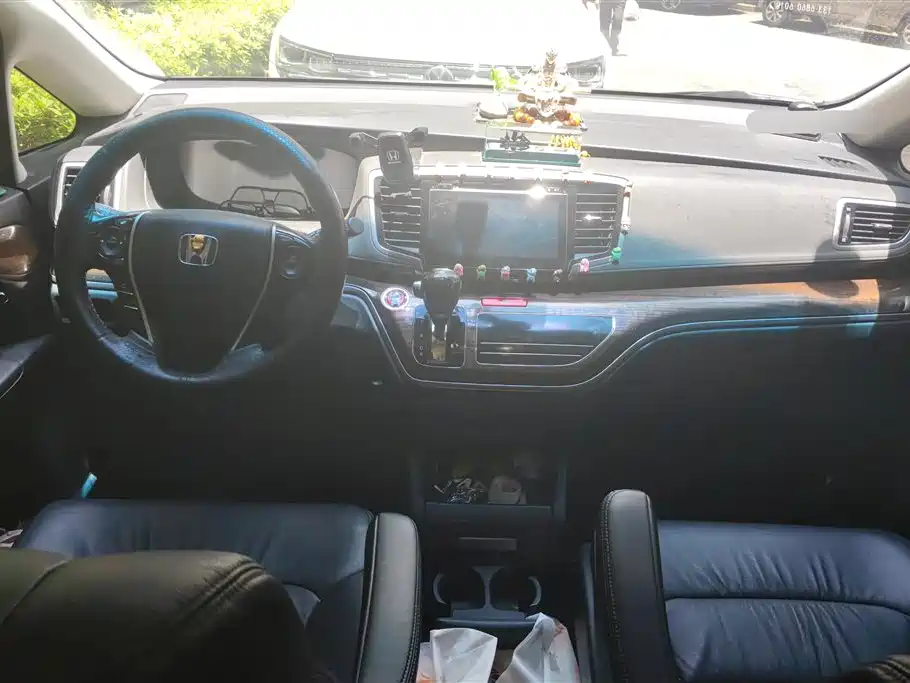 Honda Odyssey 2018 — фото 12
