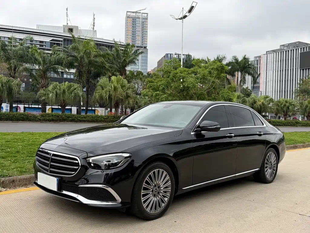 Mercedes-Benz E-Class 2023 — фото 1
