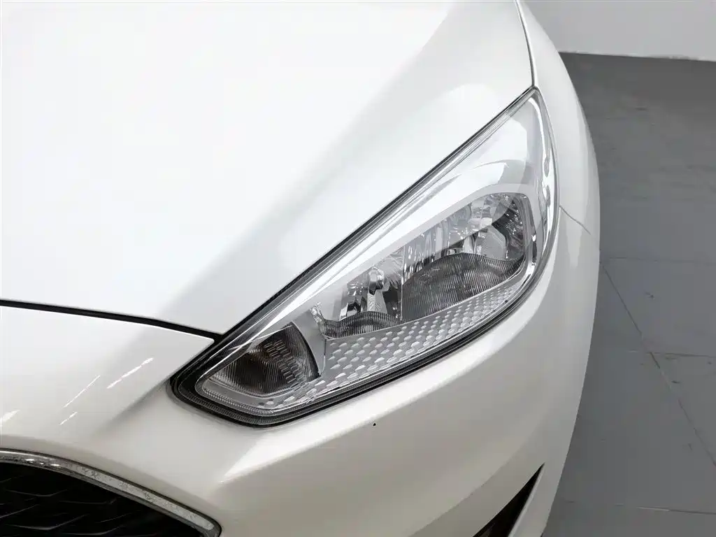 Ford Focus 2015 — фото 7