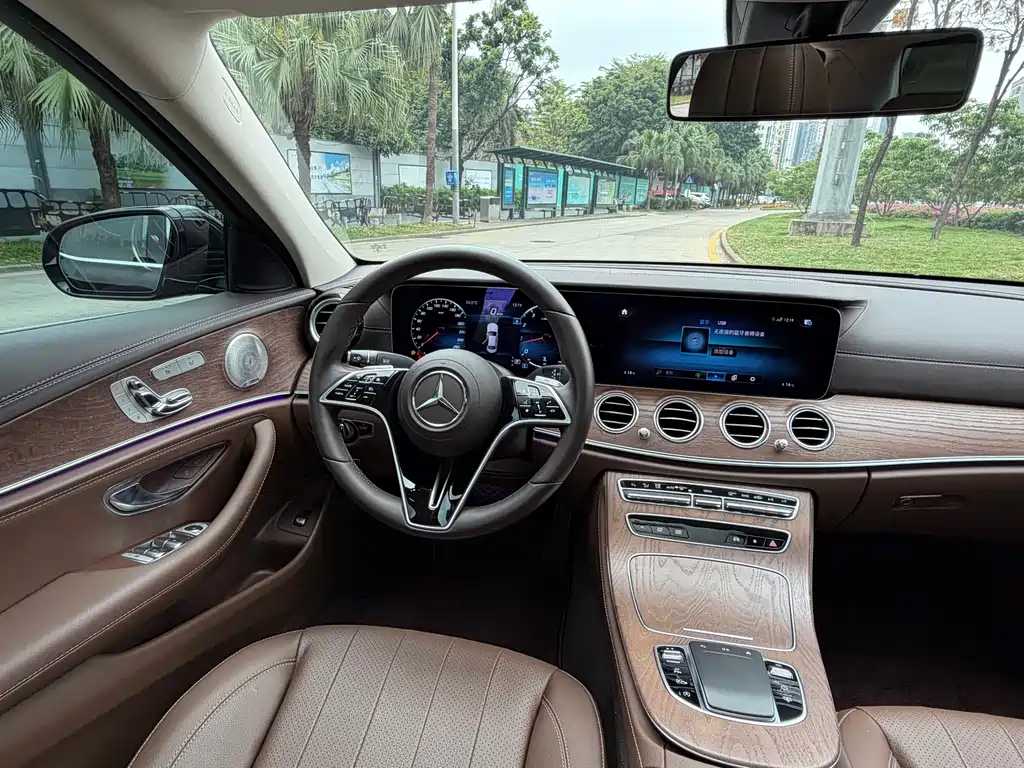 Mercedes-Benz E-Class 2023 — фото 14