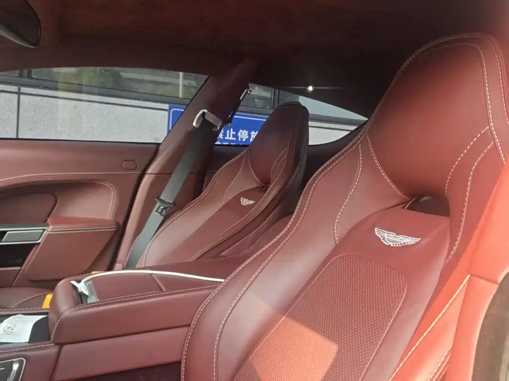 Aston Martin Rapide 2016 — фото 3