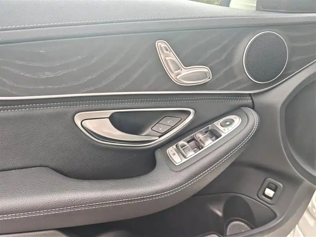 Mercedes-Benz C-Class 2018 — фото 9