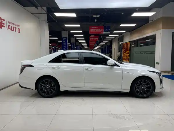 Cadillac CT4 2023
