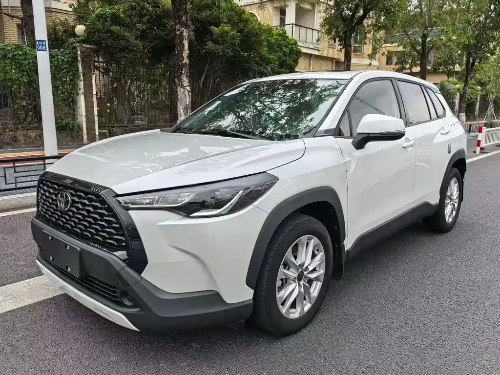 Toyota Corolla Cross 2023 — фото 1