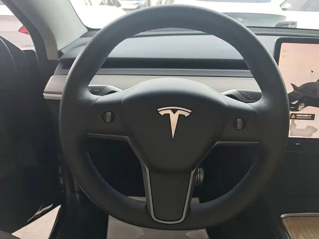 Tesla Model Y 2022 — фото 11
