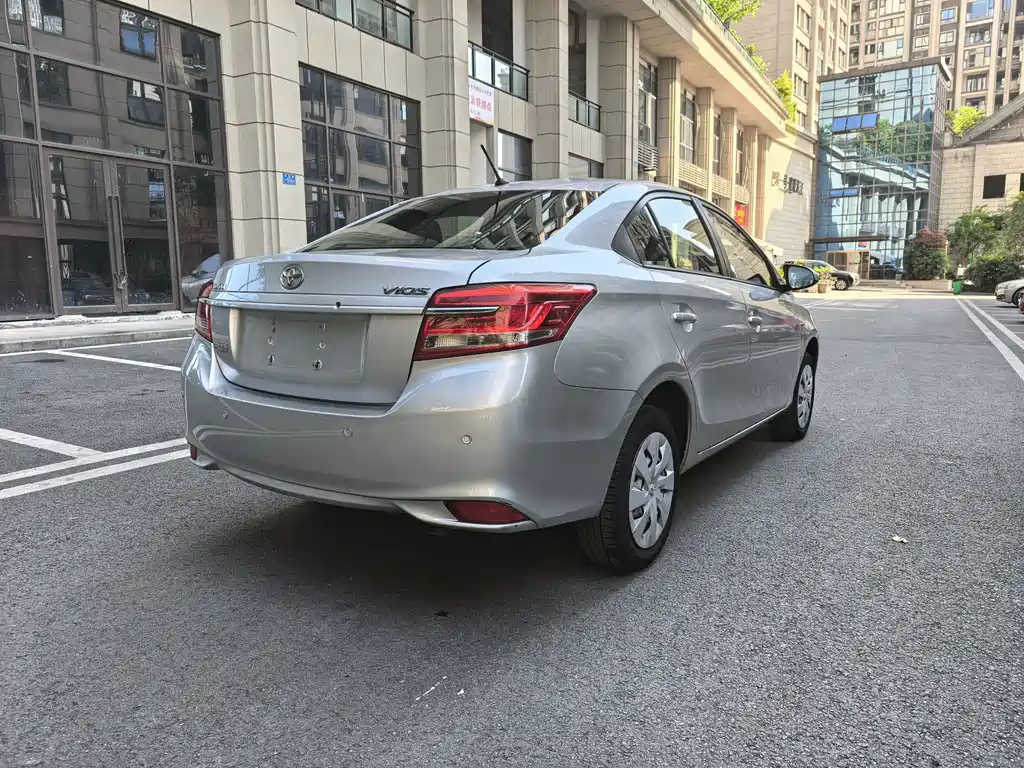 Toyota Vios 2017 — фото 12