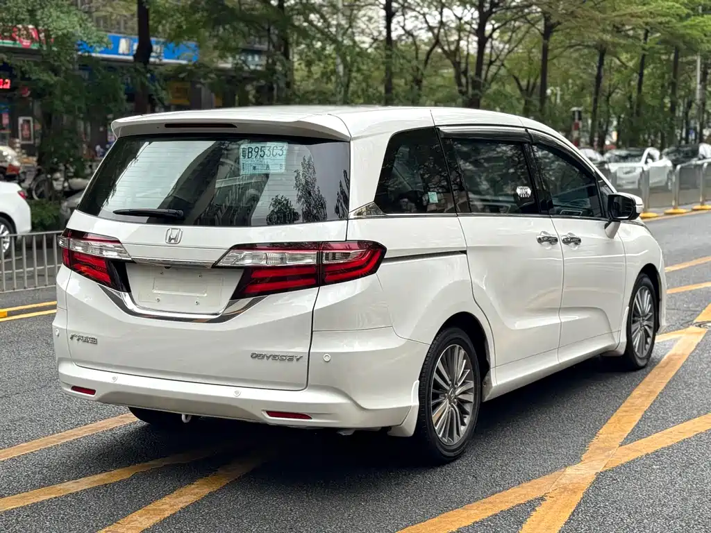 Honda Odyssey 2019 — фото 21