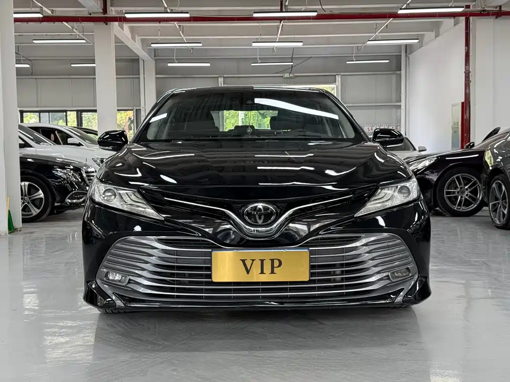 Toyota Camry 2020 — фото 2