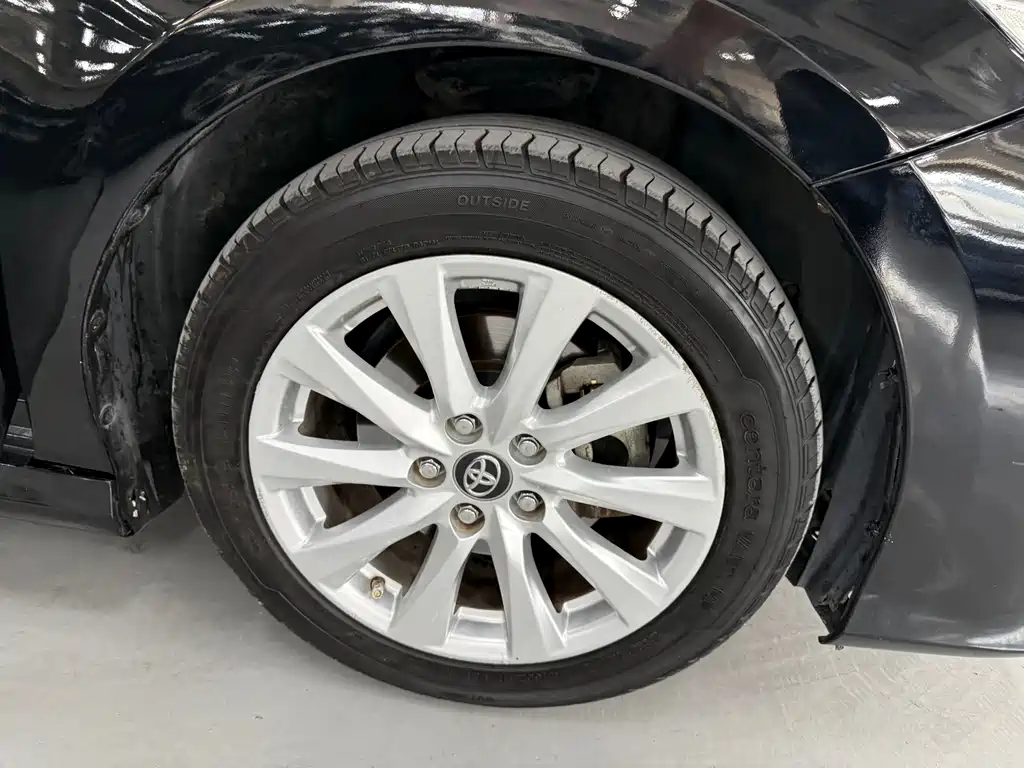 Toyota Camry 2020 — фото 17