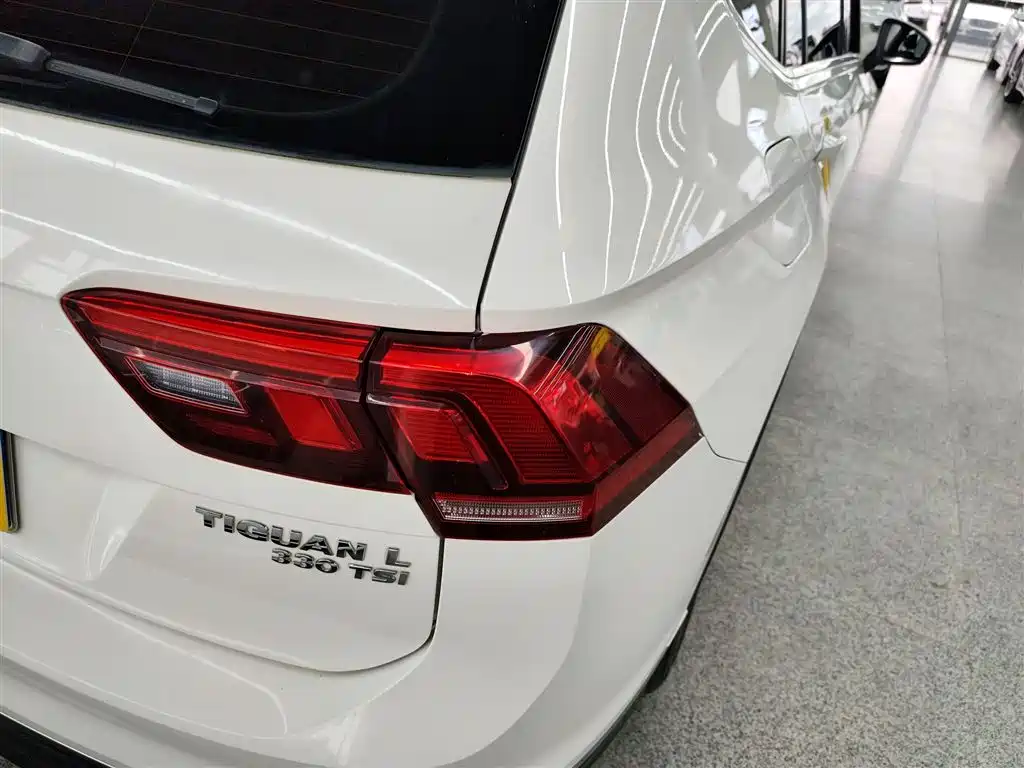 Volkswagen Tiguan L 2018 — фото 8