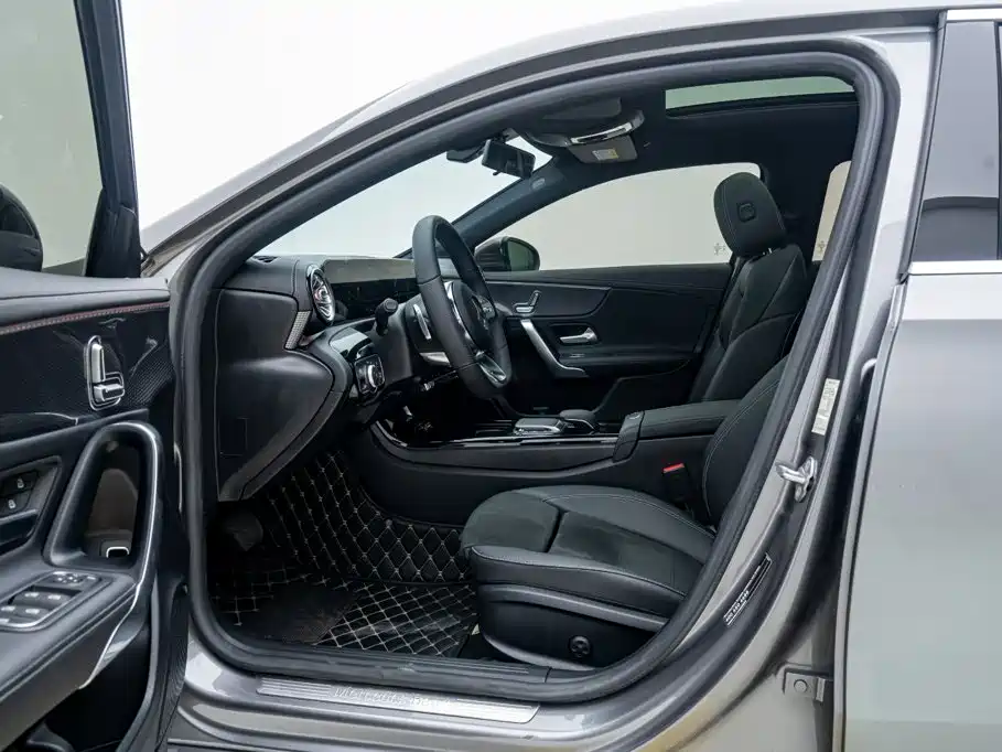 Mercedes-Benz A-Class 2020 — фото 11