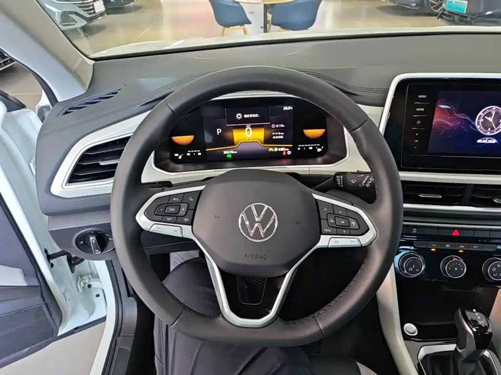 Volkswagen T-Roc 2024 — фото 11