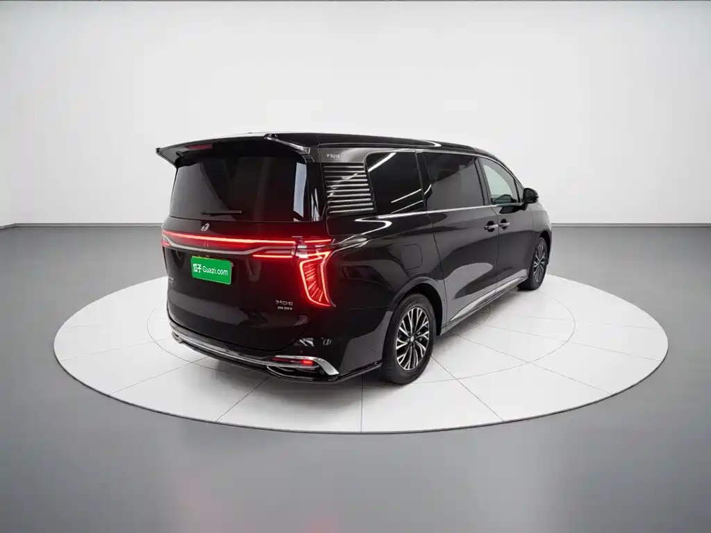 Hongqi HQ9 PHEV 2025