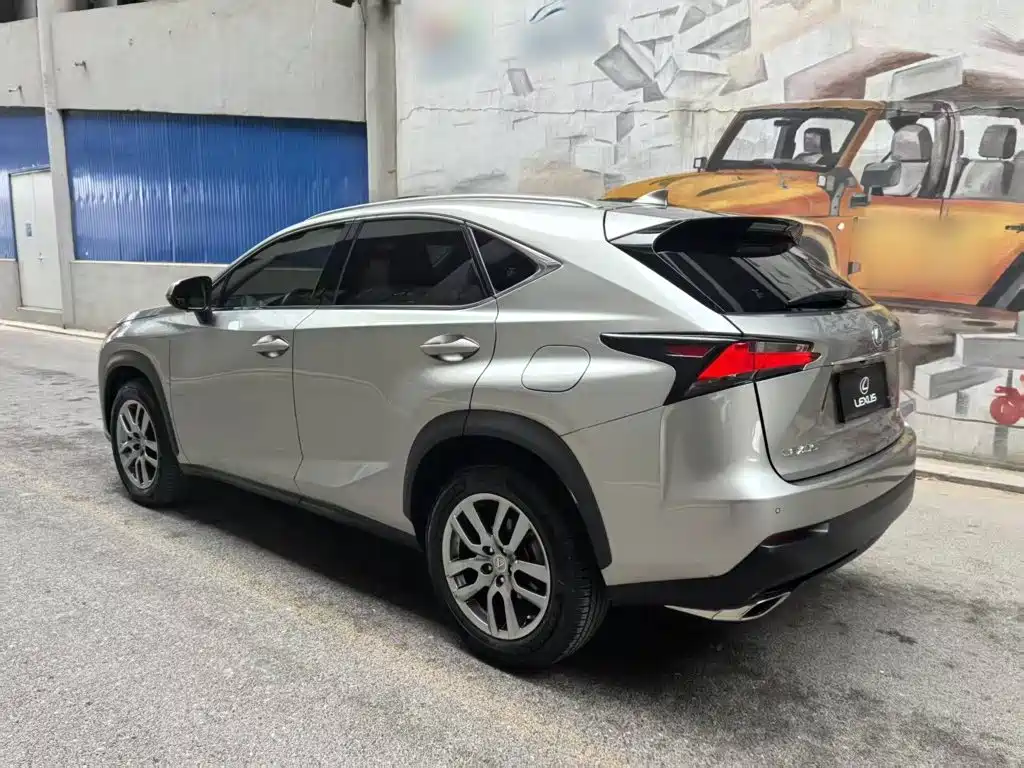 Lexus NX 2016 — фото 16