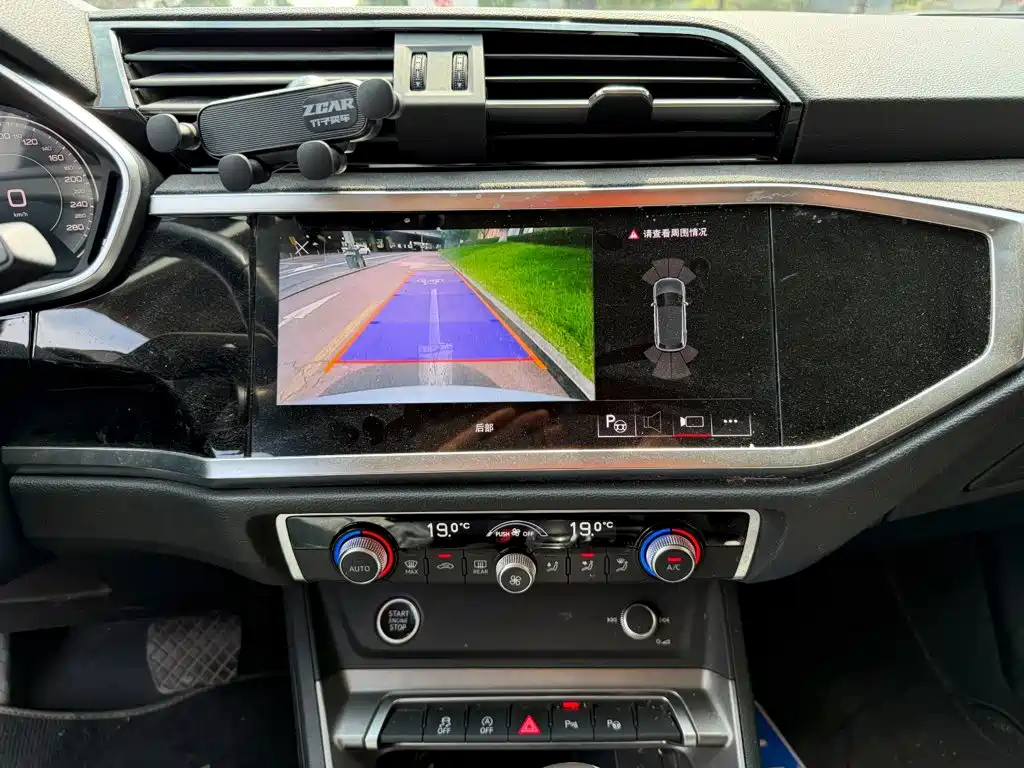 Audi Q3 2023 — фото 10