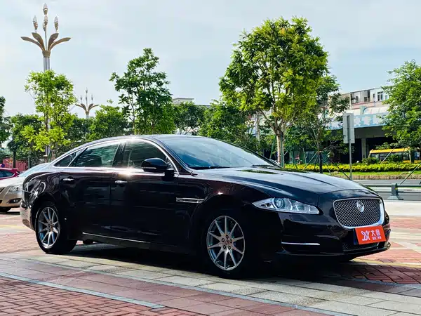 Jaguar XJ 2015