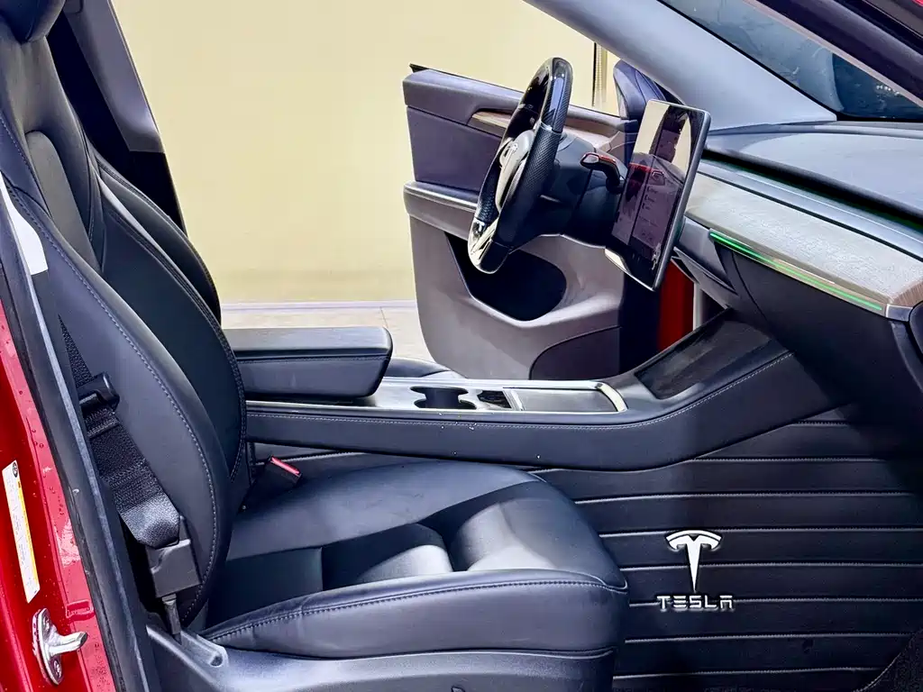 Tesla Model Y 2023 — фото 7