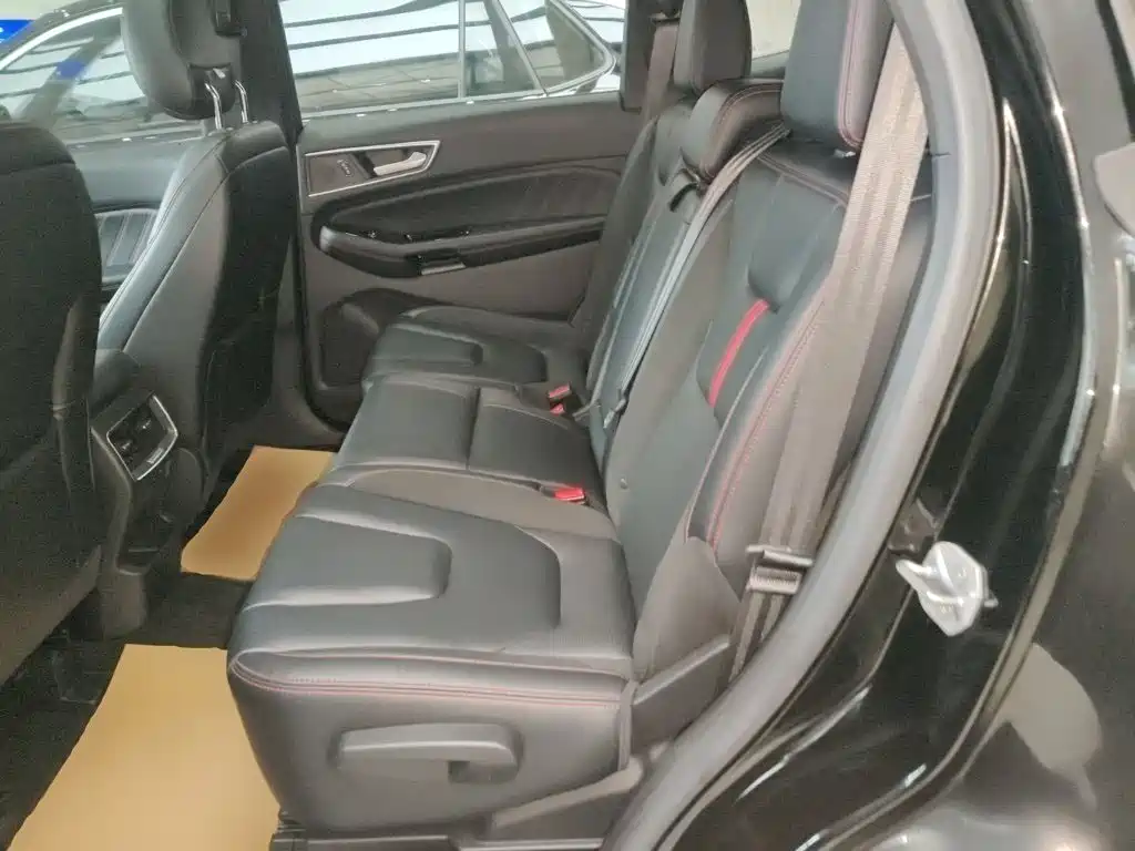 Ford Edge 2023 — фото 14