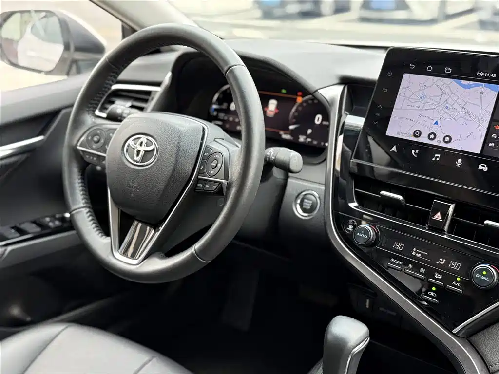 Toyota Camry 2024 — фото 39