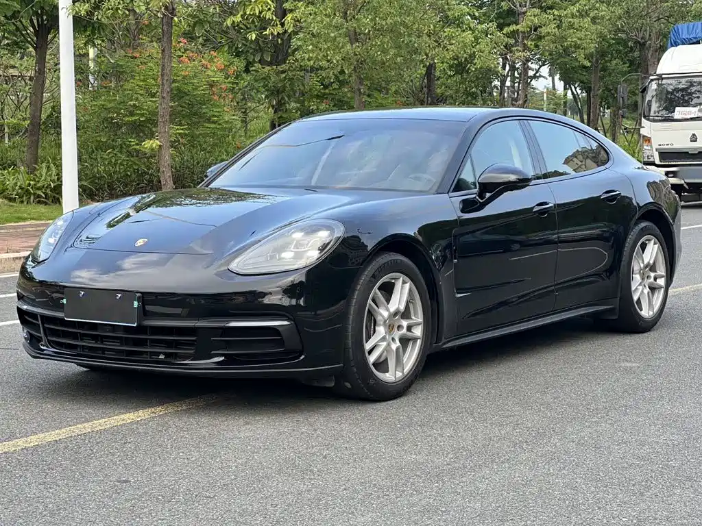 Porsche Panamera 2018