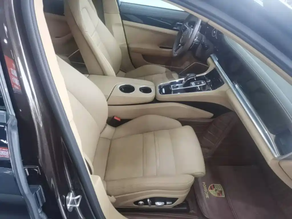 Porsche Panamera 2018 — фото 25