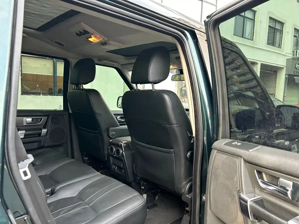 Land Rover Discovery 2012 — фото 31