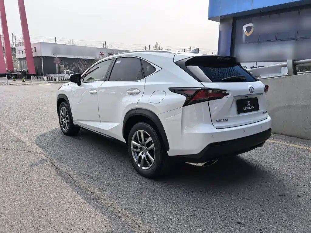 Lexus NX 2015 — фото 12