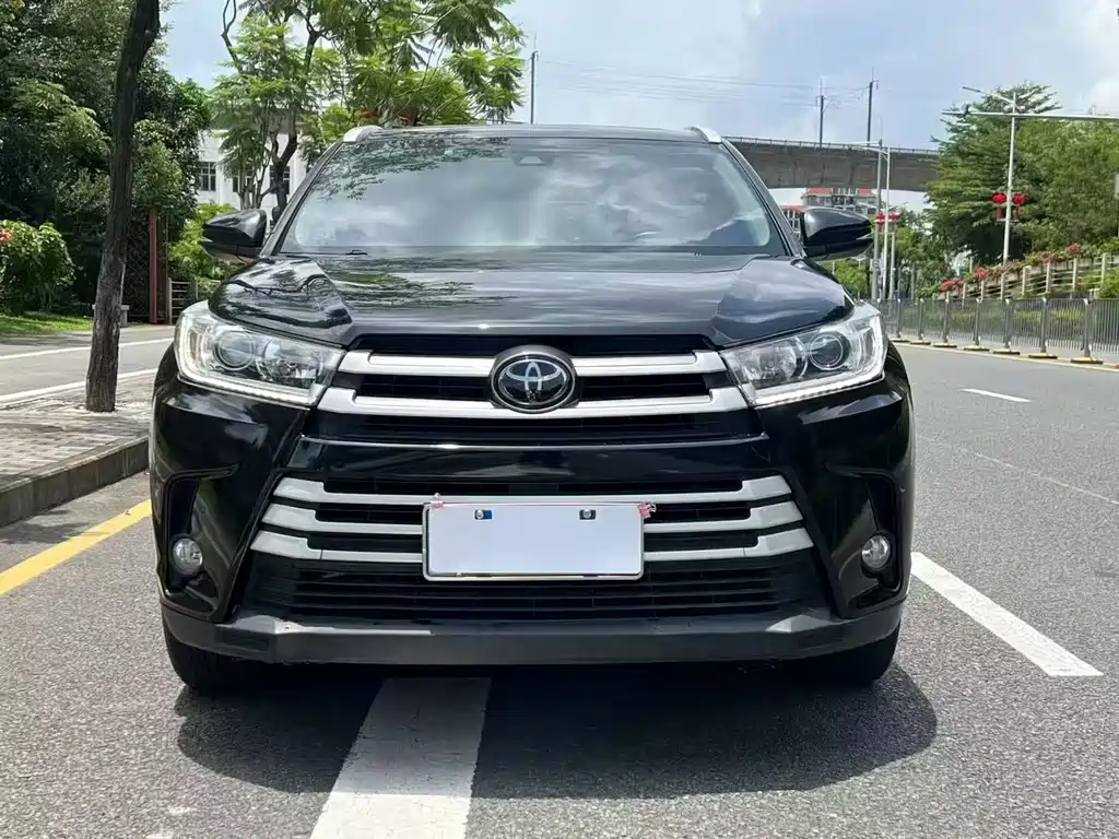 Toyota Highlander 2021 — фото 2