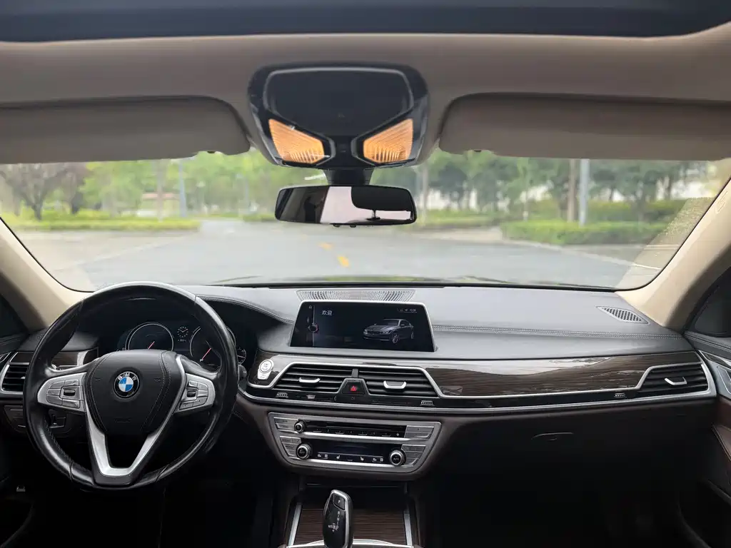 BMW 7 Series 2016 — фото 7