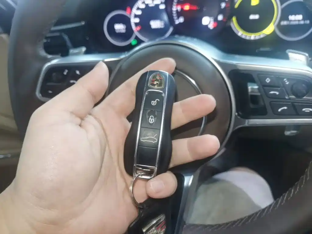 Porsche Panamera 2018 — фото 9