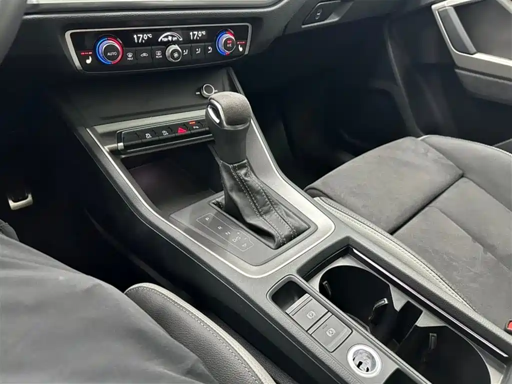 Audi Q3 2023 — фото 16