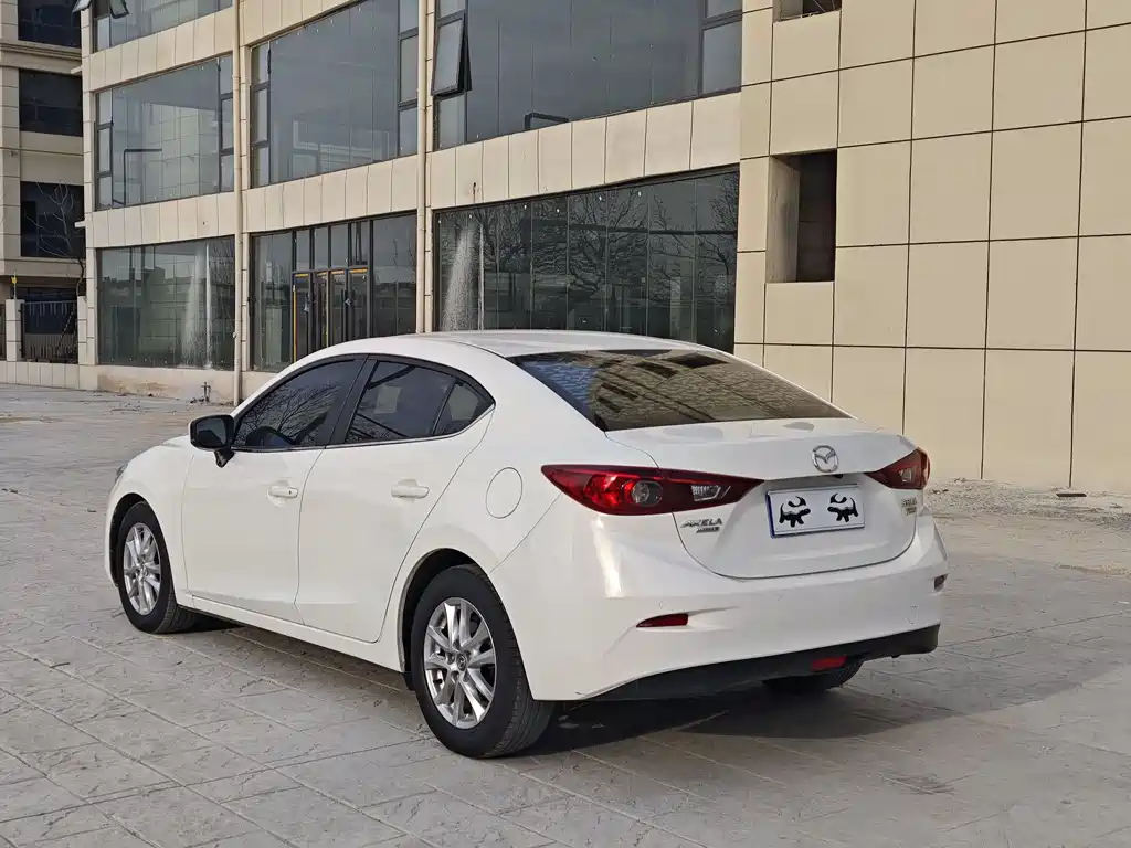 Mazda 3 Axela 2018 — фото 6