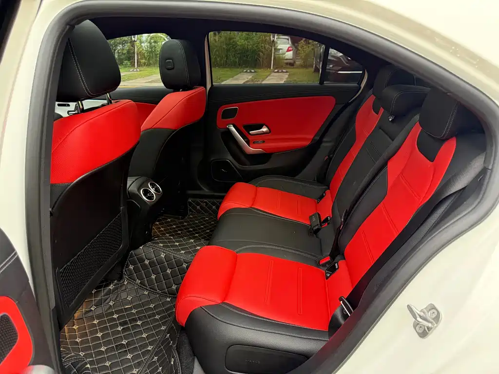 Mercedes-Benz A-Class AMG 2024 — фото 11